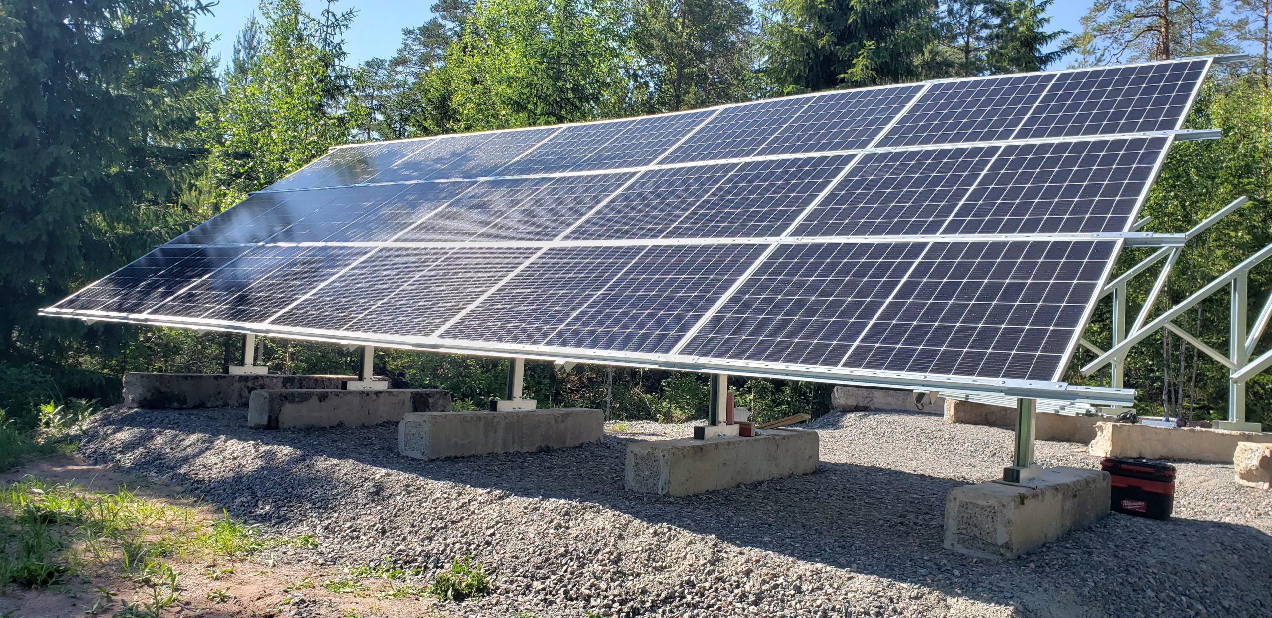 Aurinkopaneeliteline